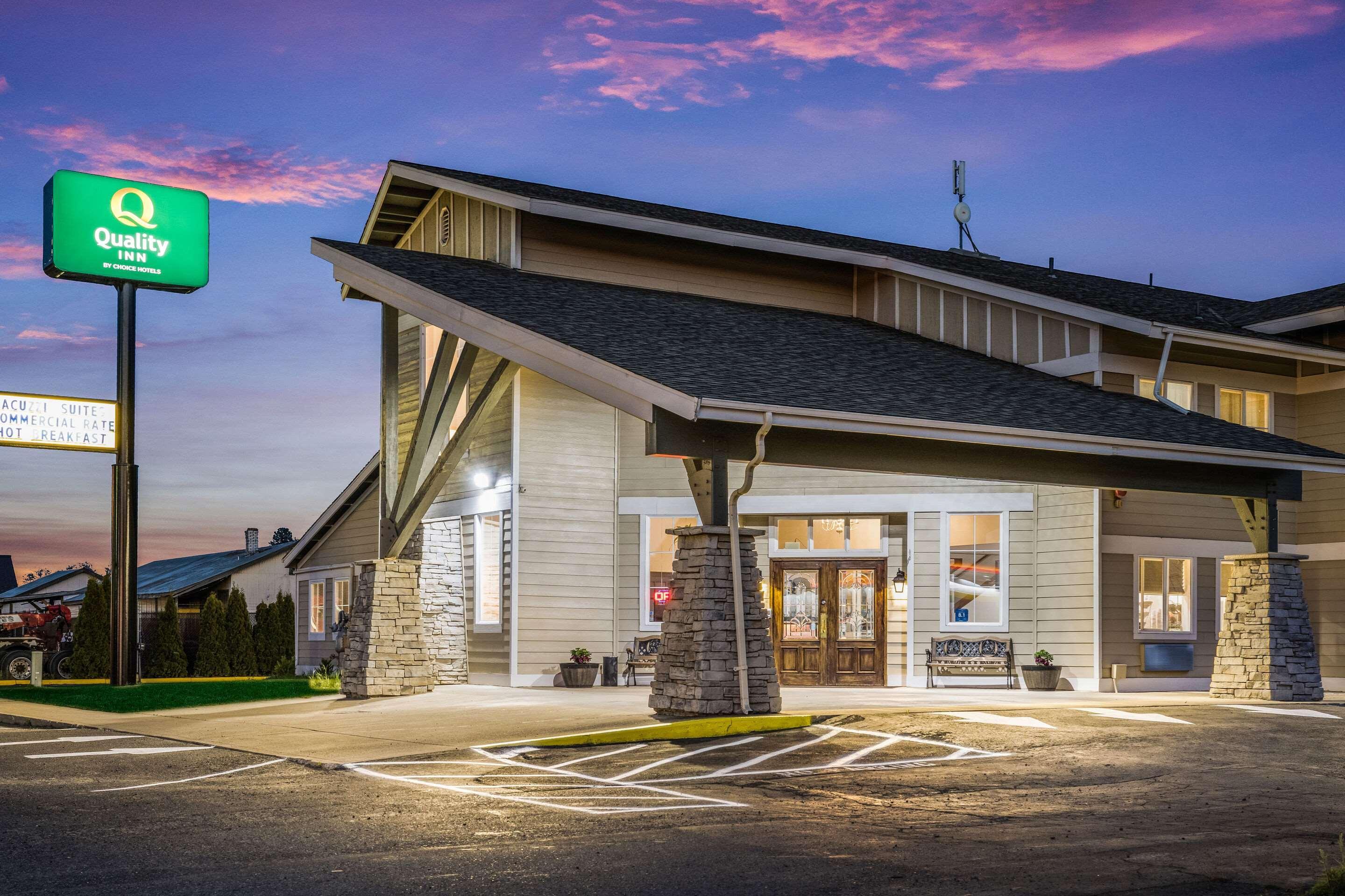 Quality Inn Cle Elum-Ellensburg エクステリア 写真